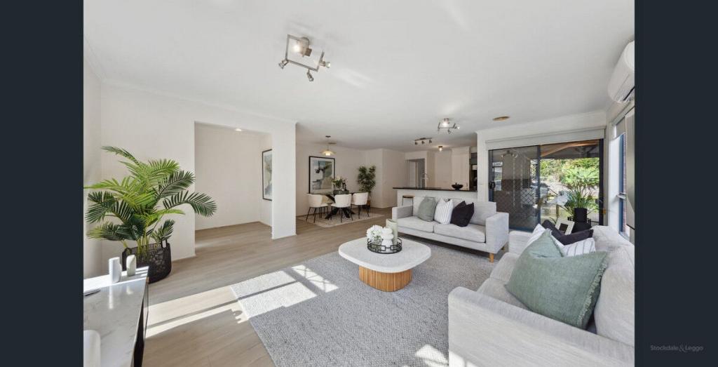 33 Stringybark Cct, Pakenham, VIC 3810