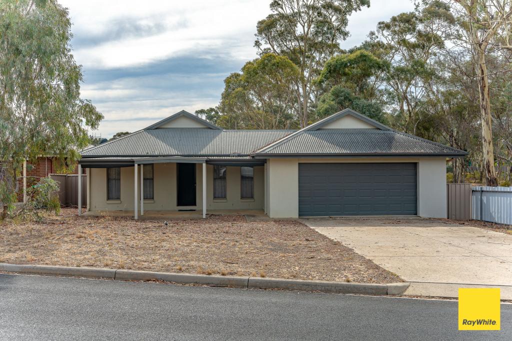 35 Thomas St, Kangaroo Flat, VIC 3555