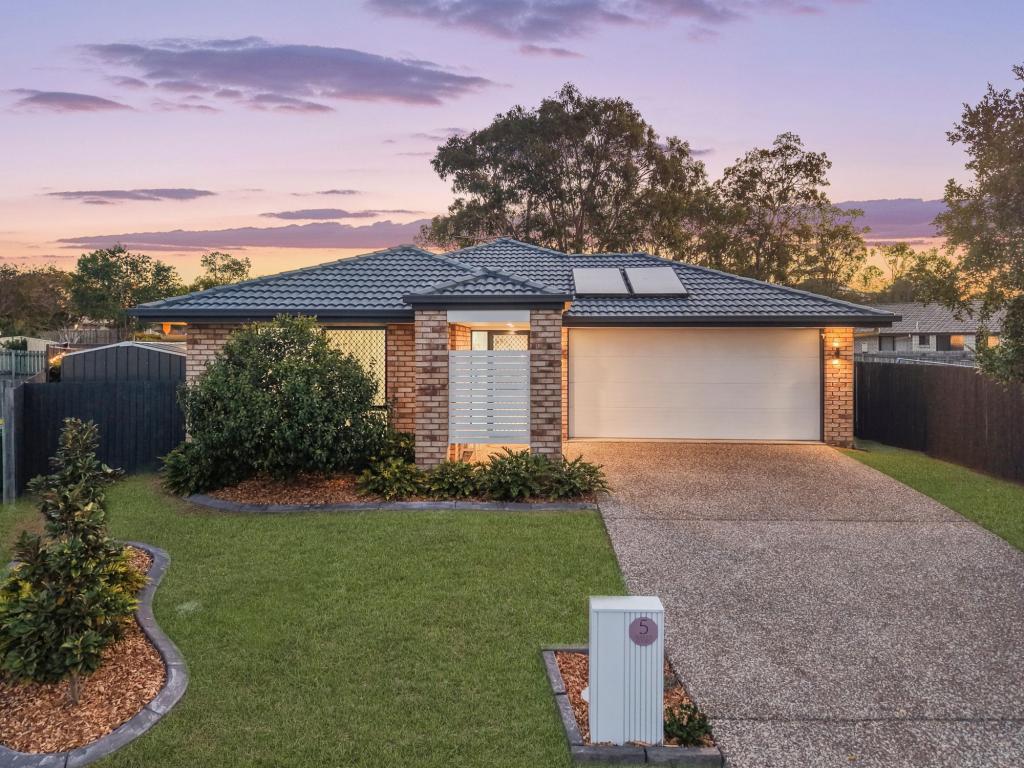 5 DUDLEY CT, CRESTMEAD, QLD 4132