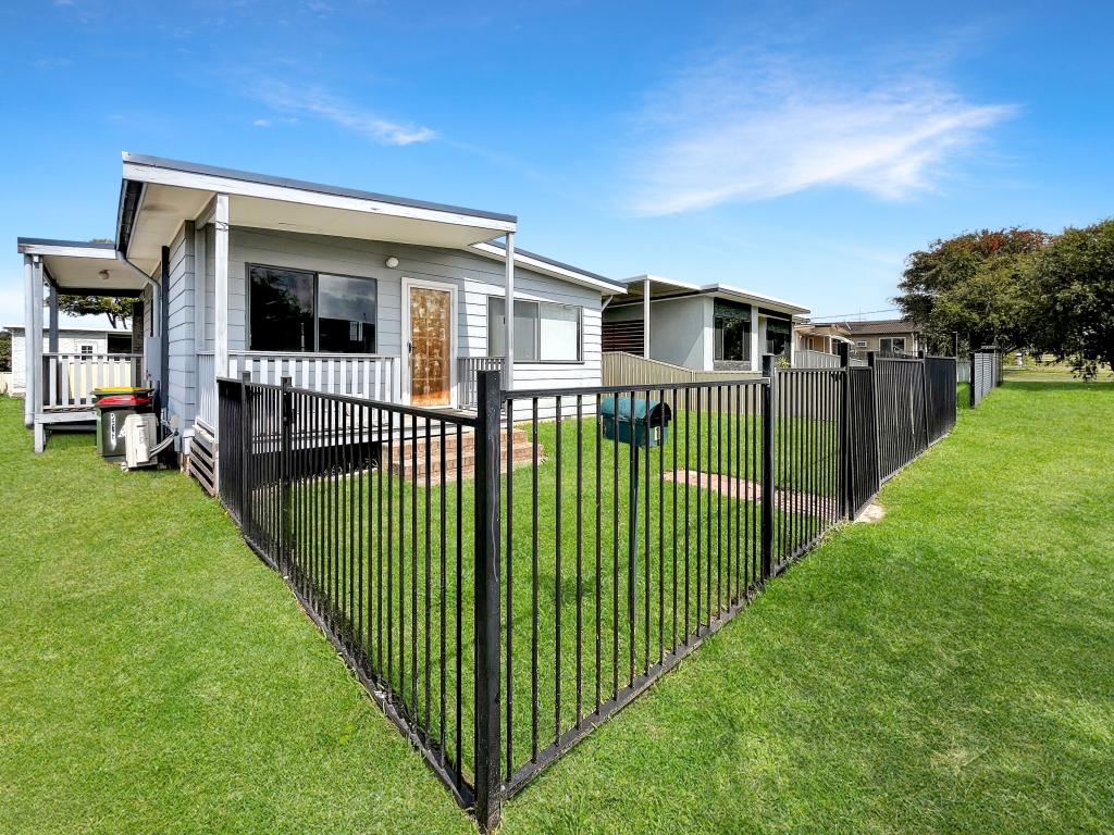 14 Merrendale Ave, Gorokan, NSW 2263