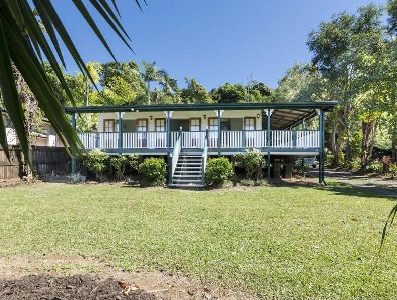 17 Enid St, Flying Fish Point, QLD 4860