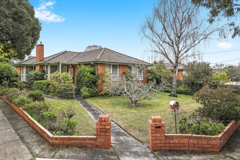 1 Joan Cres, Burwood East, VIC 3151