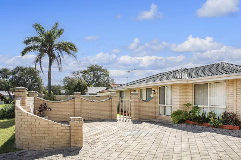 1/7 Coral Cres, Broadwater, WA 6280