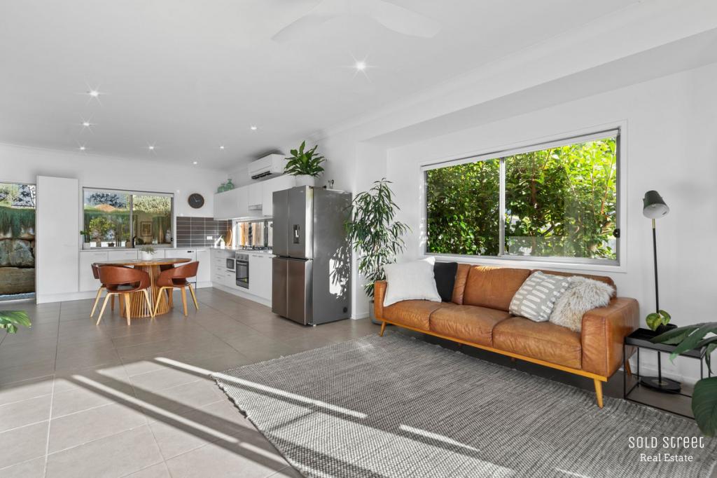 1/8 Morning Sun Ct, Maudsland, QLD 4210