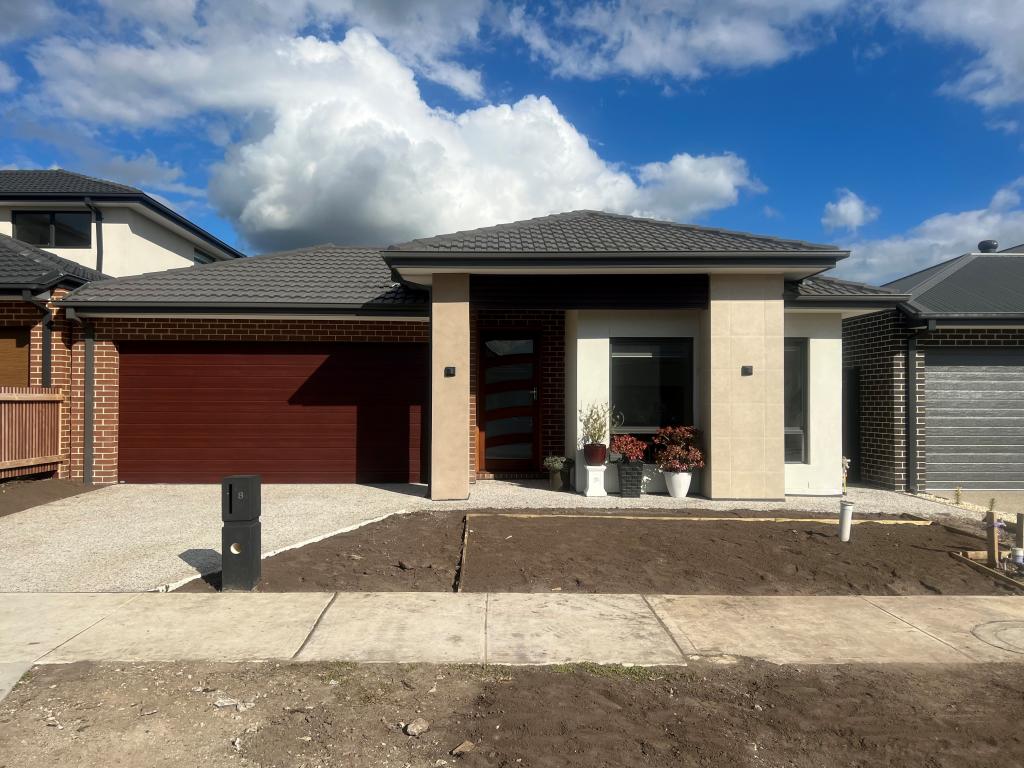 8 Bonza Cct, Clyde North, VIC 3978