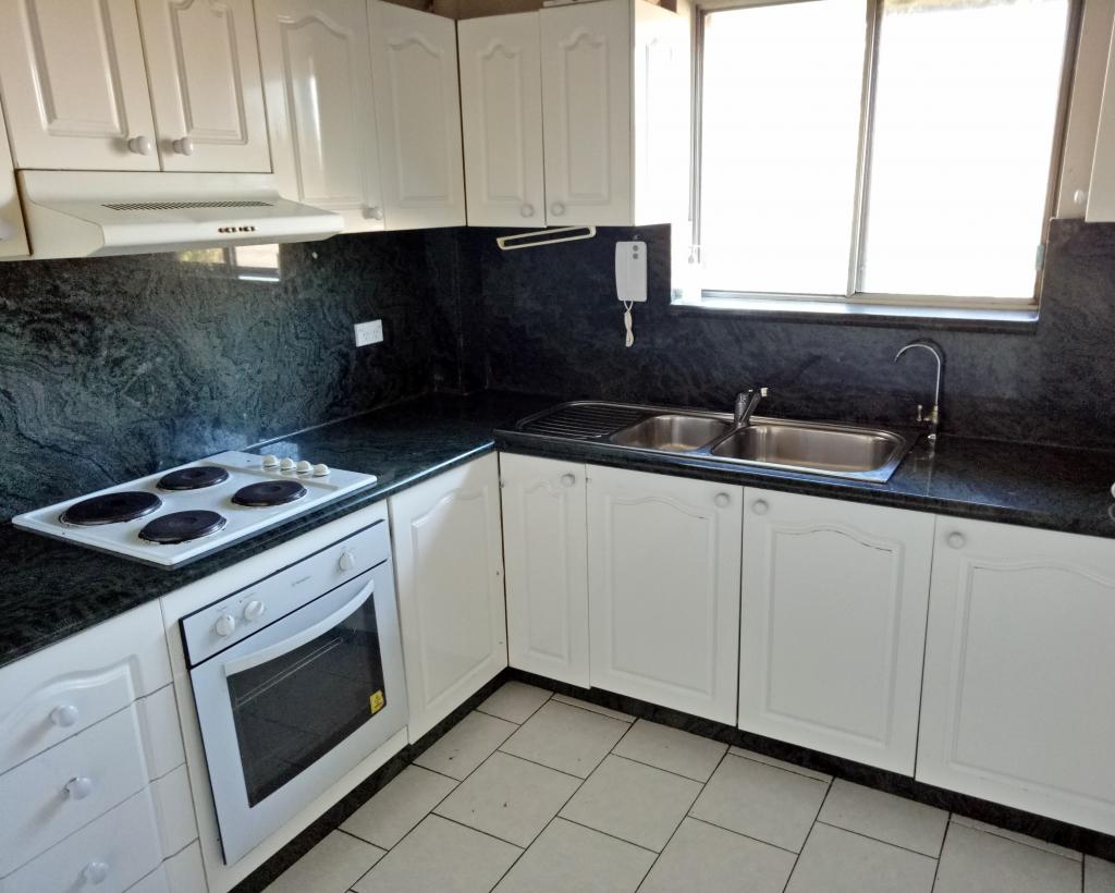 10/33 BOWDEN ST, HARRIS PARK, NSW 2150