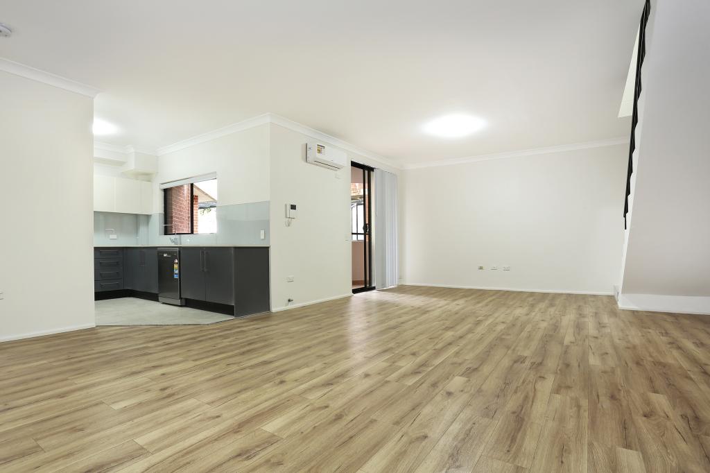 18/2-8 Kitchener Ave, Regents Park, NSW 2143