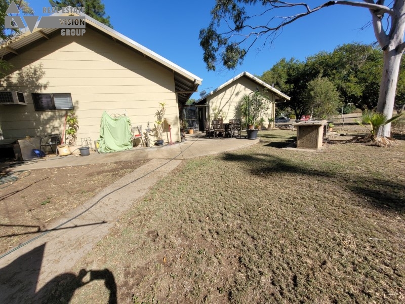28 Hibiscus Cres, Blackwater, QLD 4717