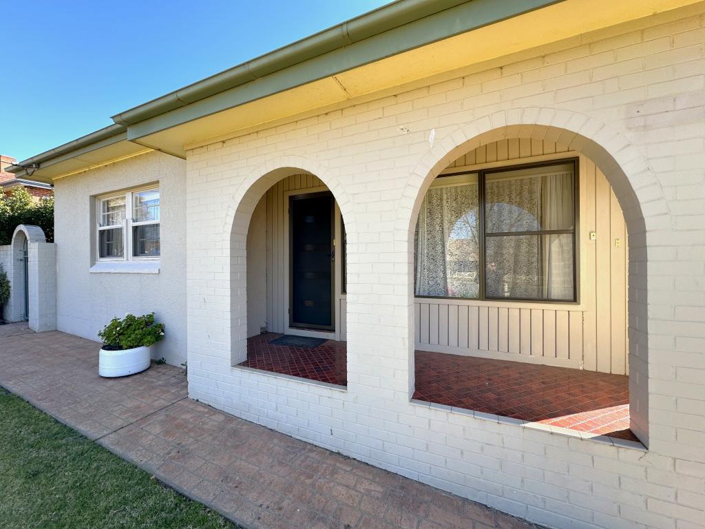 63 Thornhill St, Young, NSW 2594