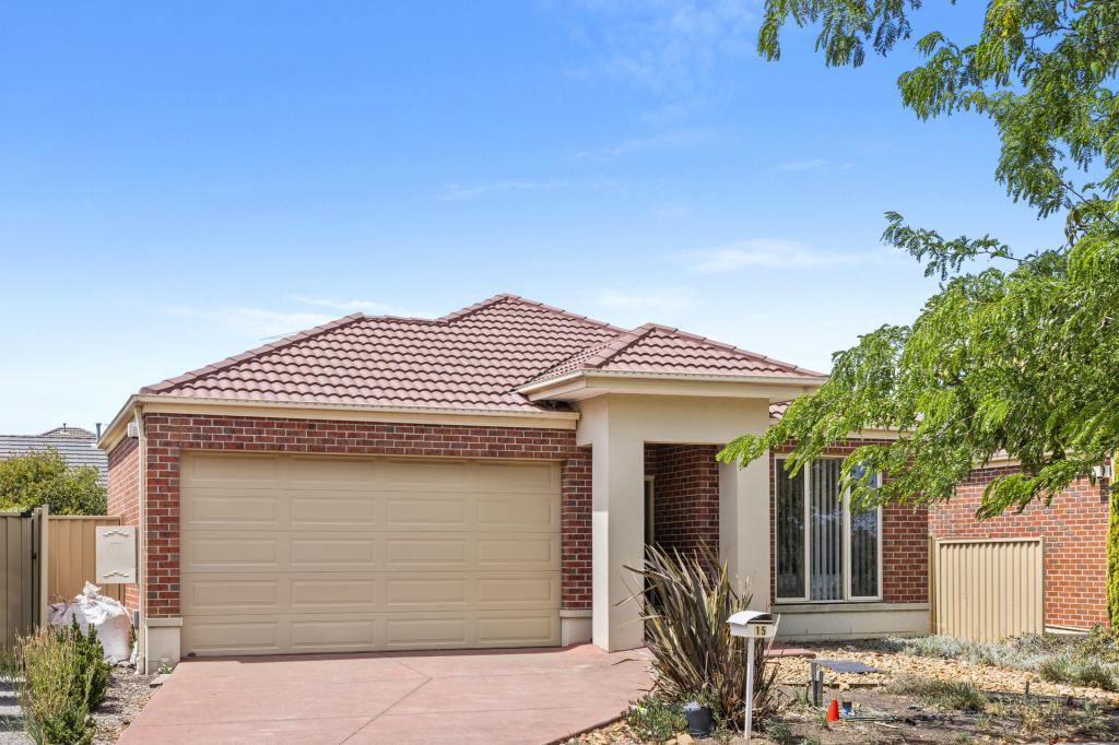 15 Holland Way, Caroline Springs, VIC 3023