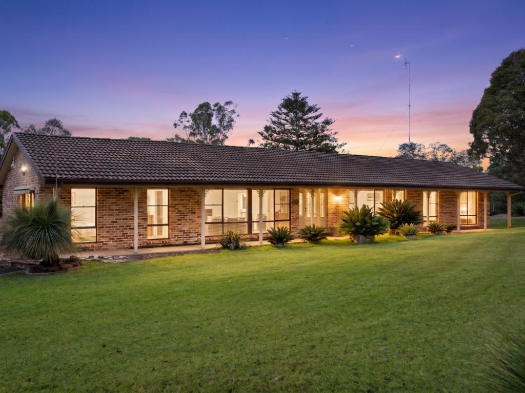 10 Sickles Dr, Grasmere, NSW 2570