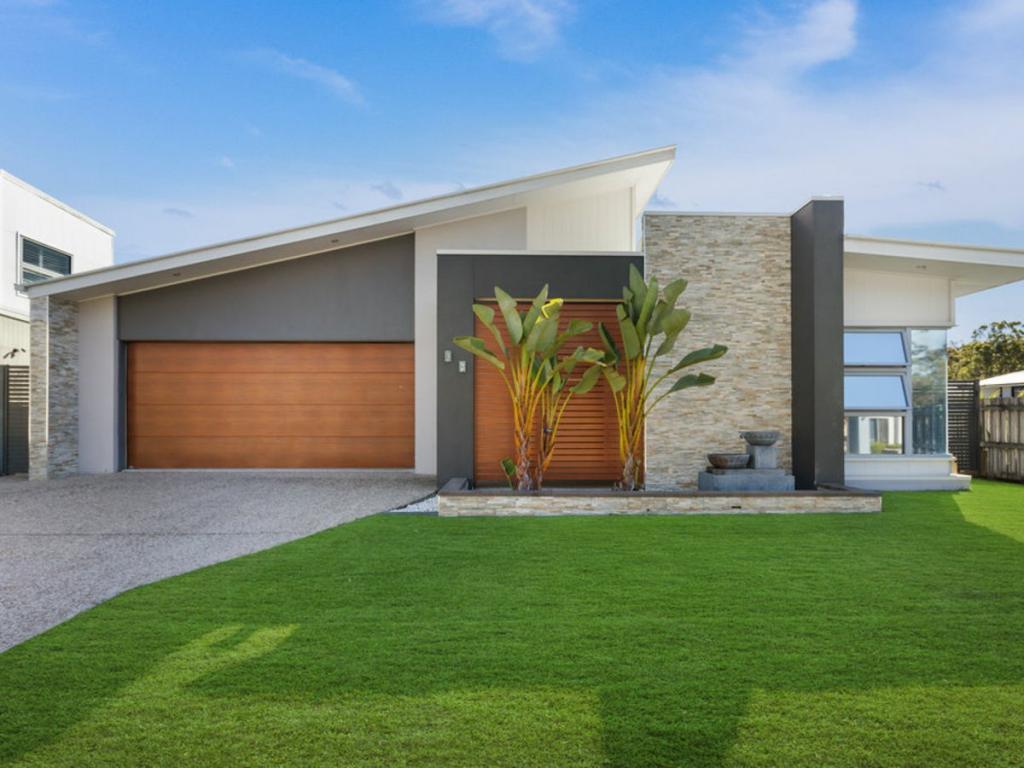 32 Monterey Cct, Brookwater, QLD 4300