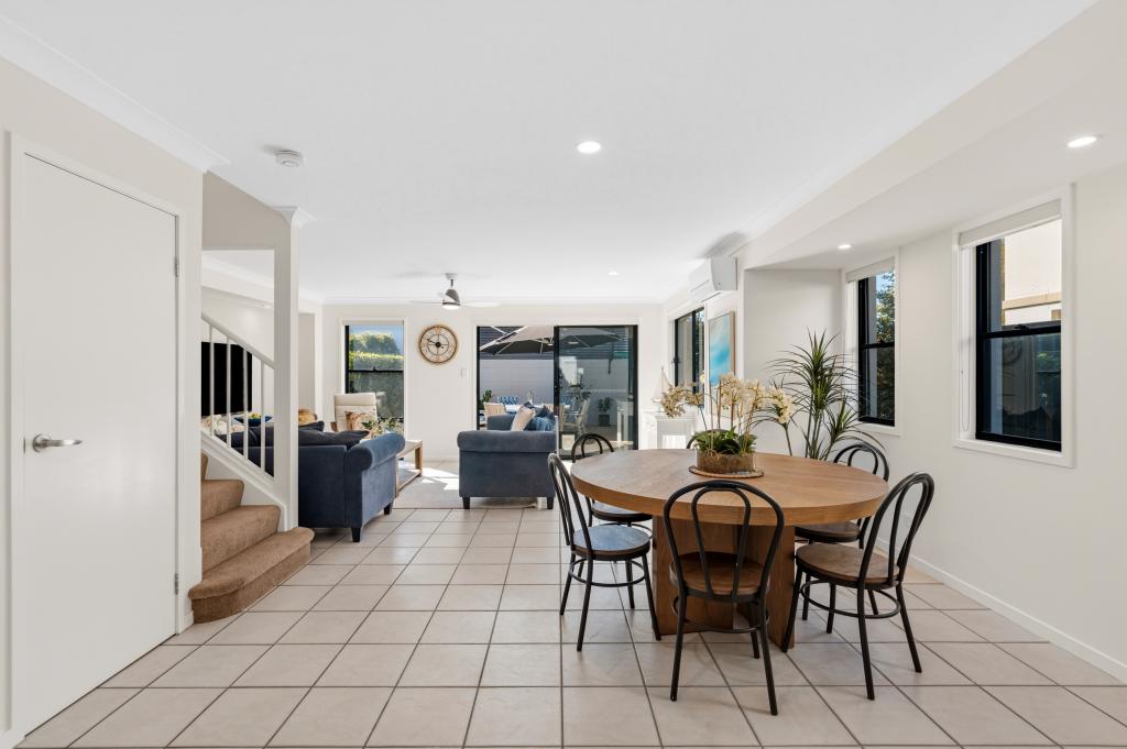 2/15 MASON ST, SOUTHPORT, QLD 4215