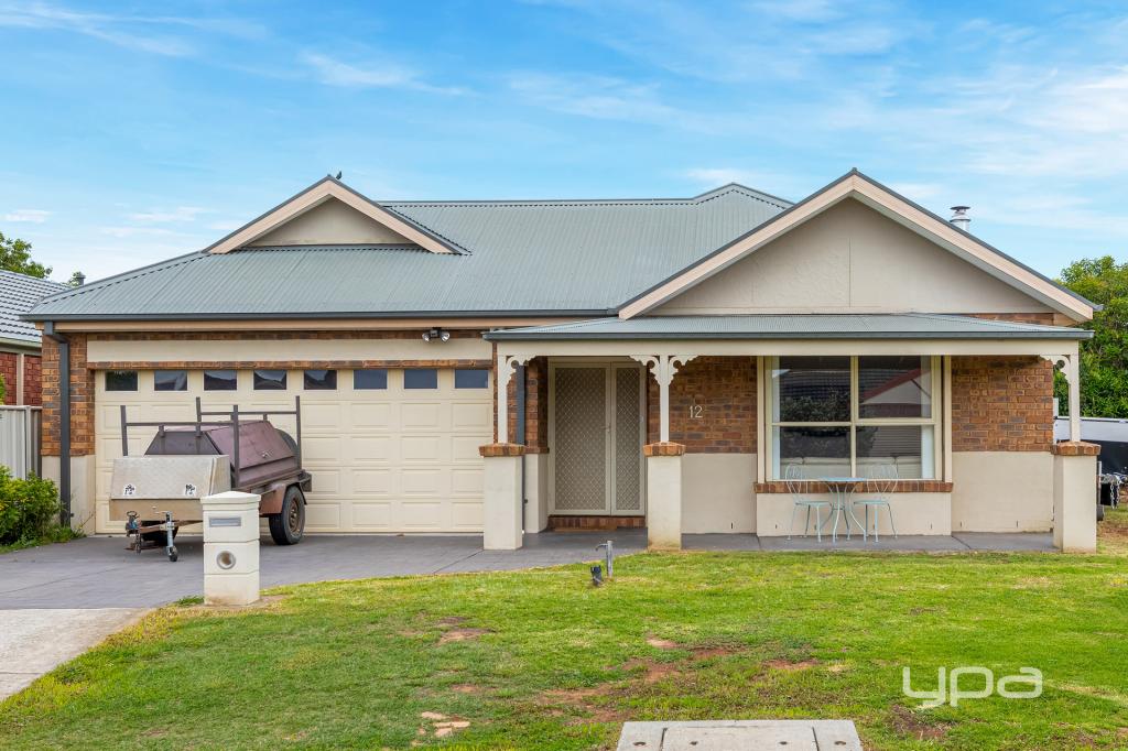 12 Hammersley Pl, Caroline Springs, VIC 3023