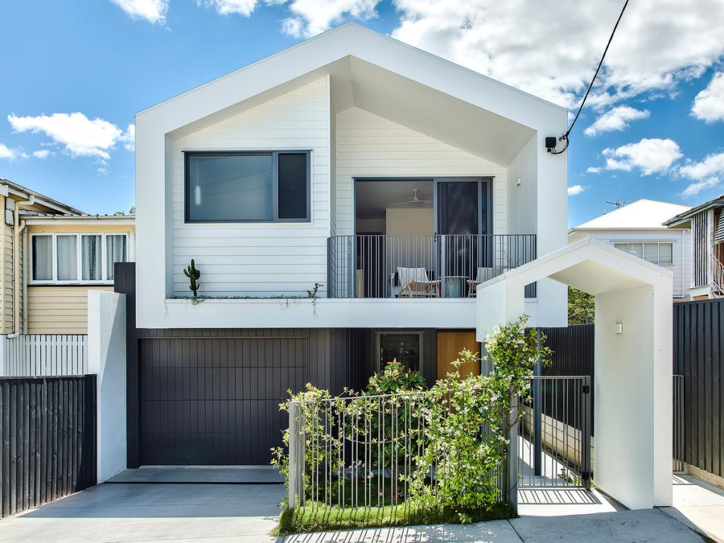 22 Cromwell St, Wooloowin, QLD 4030