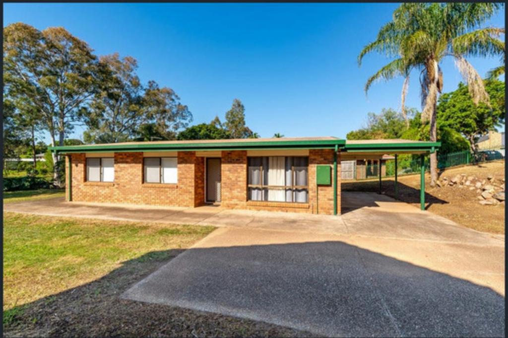 111 Ridley Rd, Bridgeman Downs, QLD 4035