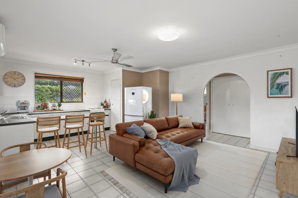 1/106 Amarina Ave, Mooloolaba, QLD 4557