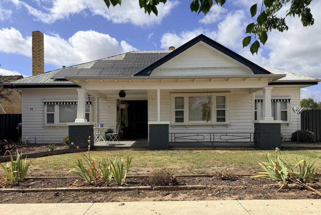 11 Mill St, St Arnaud, VIC 3478