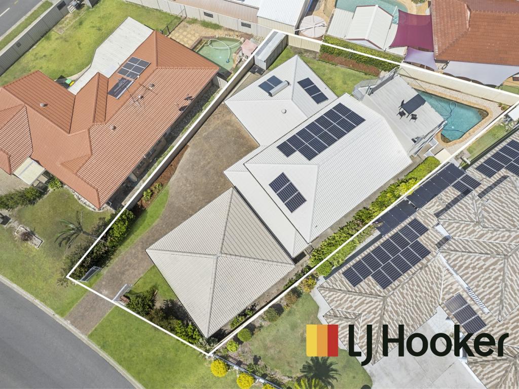 4 Dylan Ct, Sandstone Point, QLD 4511