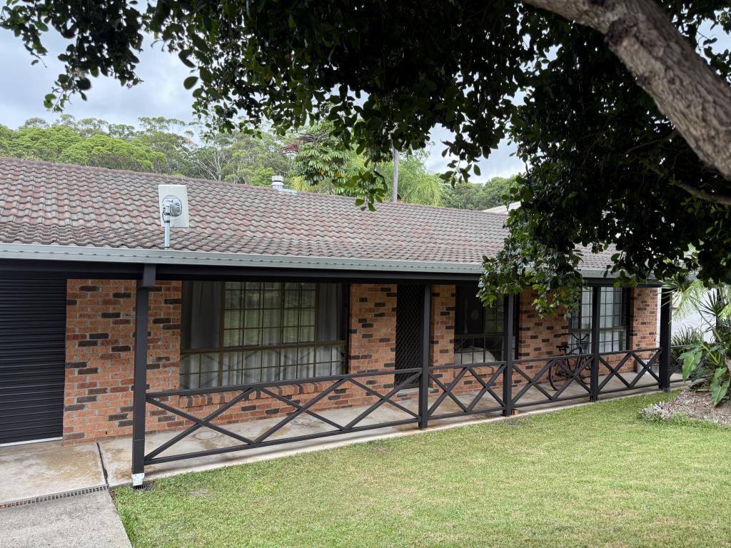 4 Parish Cl, Moonee Beach, NSW 2450