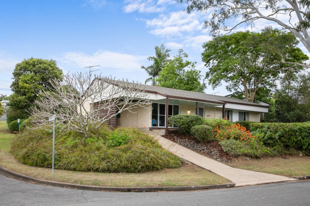 1 Glen Frew St, Kenmore, QLD 4069