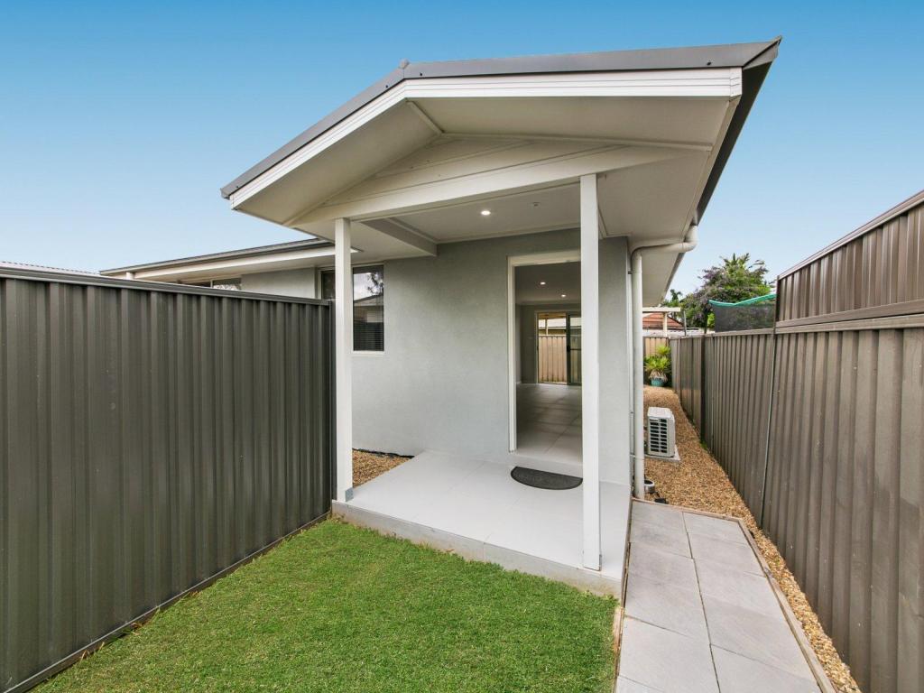 6A RHONDDA ST, SMITHFIELD, NSW 2164