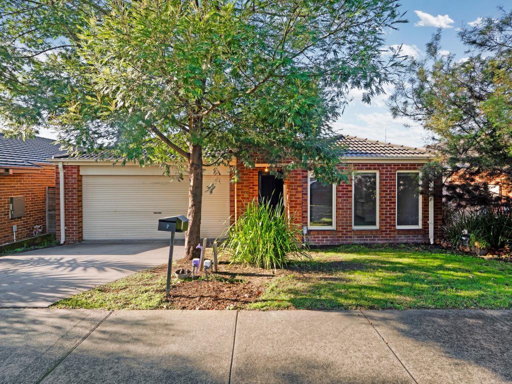 7 AVALON CRES, CRANBOURNE EAST, VIC 3977