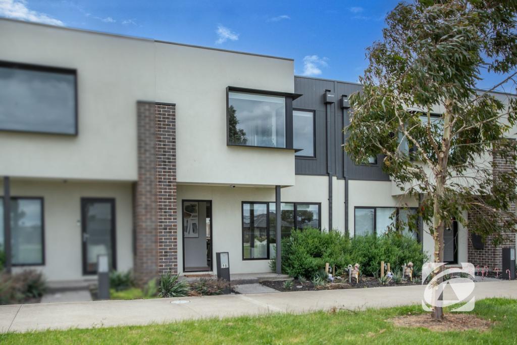 98 Centenary Bvd, Officer South, VIC 3809