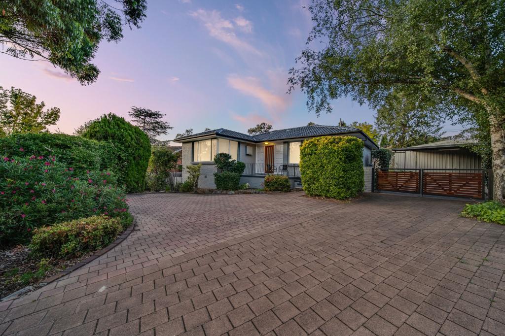 16 Selwyn St, Hackett, ACT 2602