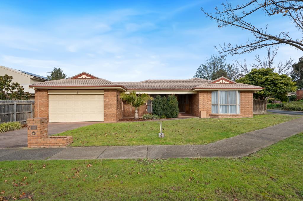 7 Lachlan Ct, Sunbury, VIC 3429