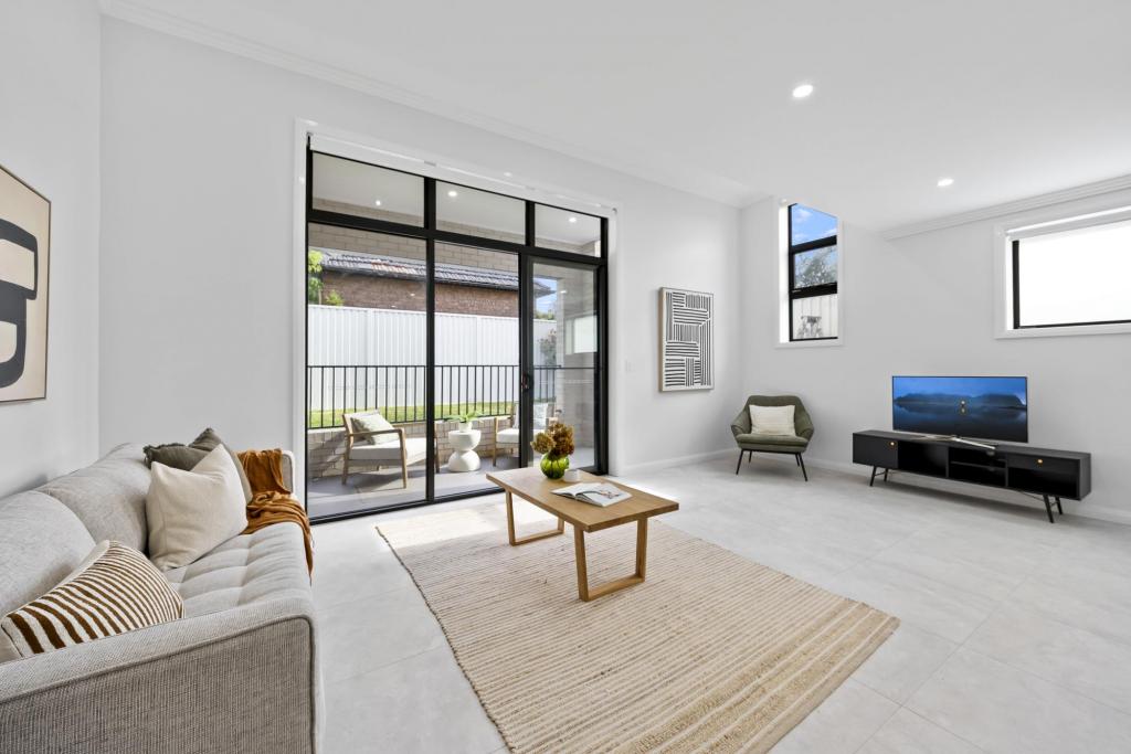 114b Juno Pde, Greenacre, NSW 2190