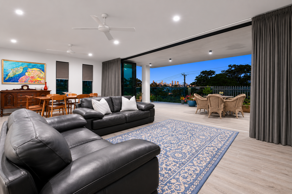 2/1 Goldsbrough Rd, Taringa, QLD 4068
