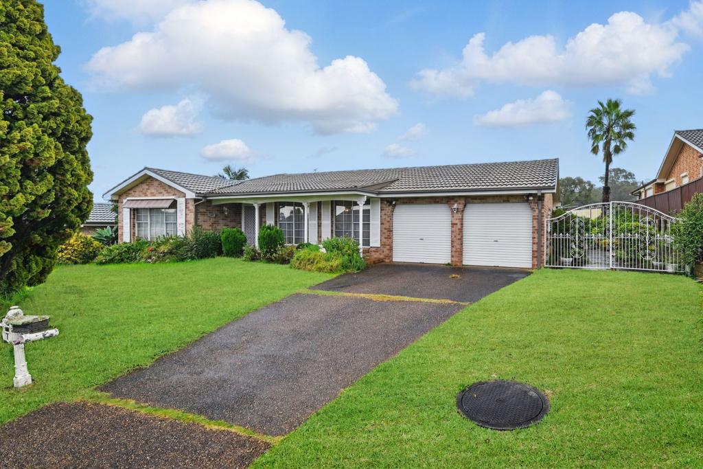 7 Japura Pl, Kearns, NSW 2558