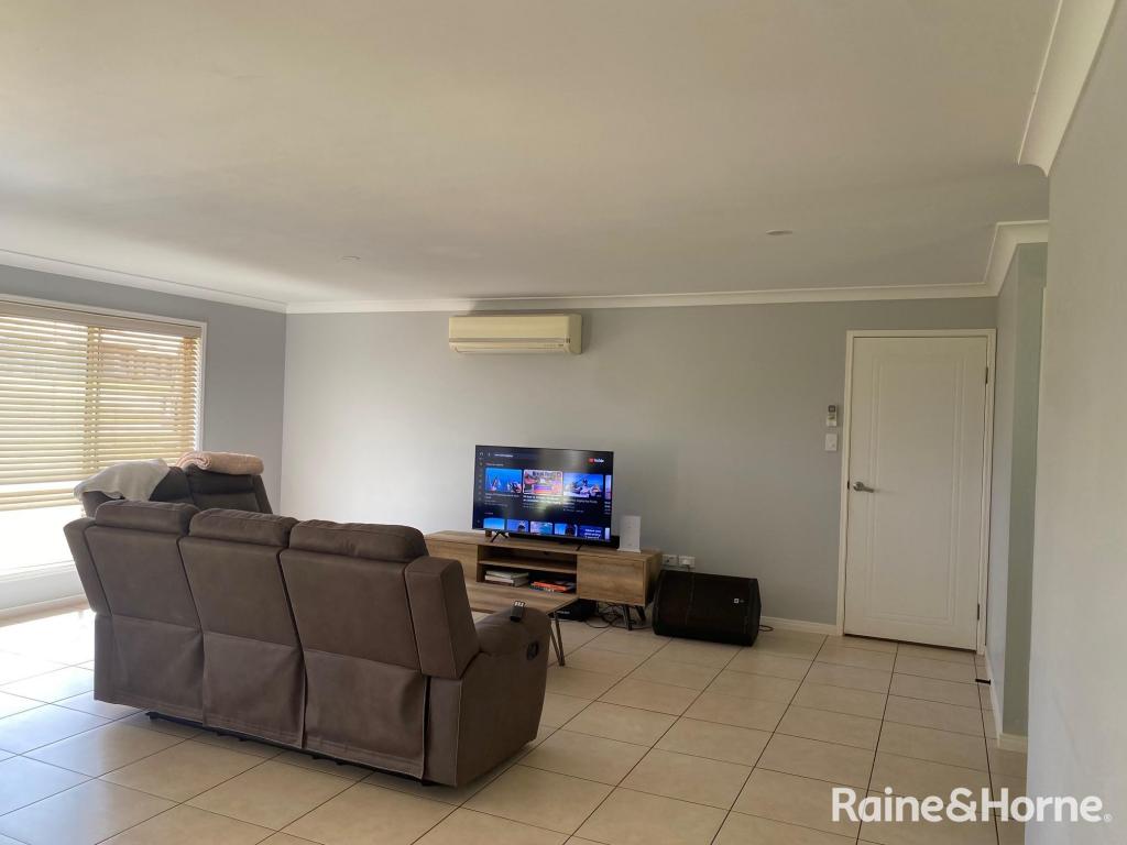 25-27 Lorikeet Cct, Kingaroy, QLD 4610