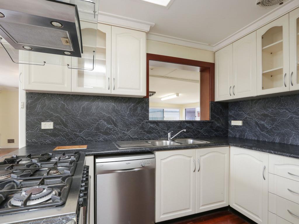 40a Brixton St, Beckenham, WA 6107