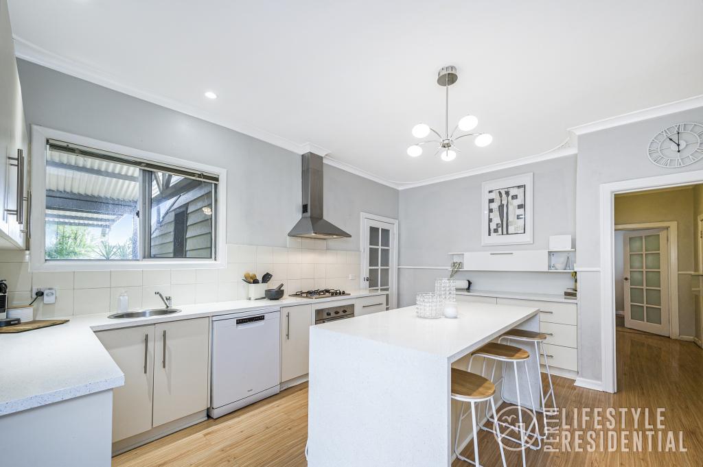 35a Armstrong Rd, Wilson, WA 6107