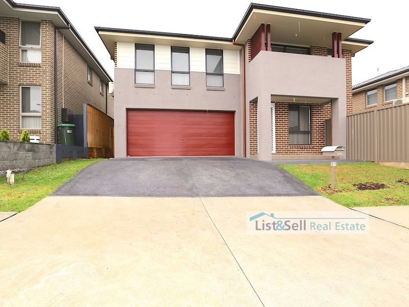 27 HEMMIE RD, EDMONDSON PARK, NSW 2174