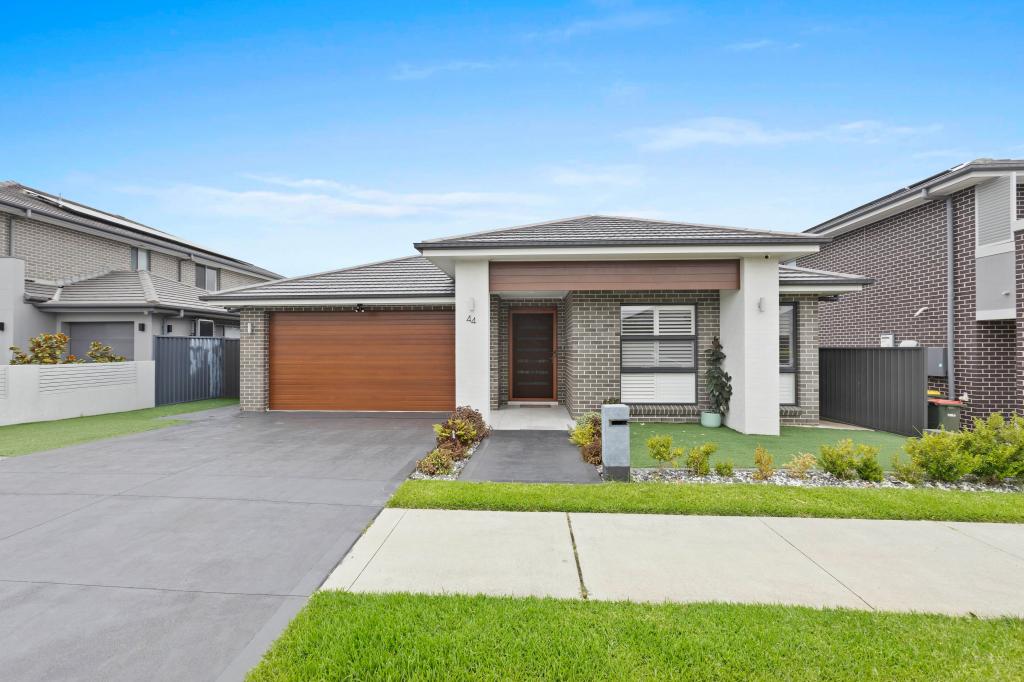 44 Milton Cct, Oran Park, NSW 2570