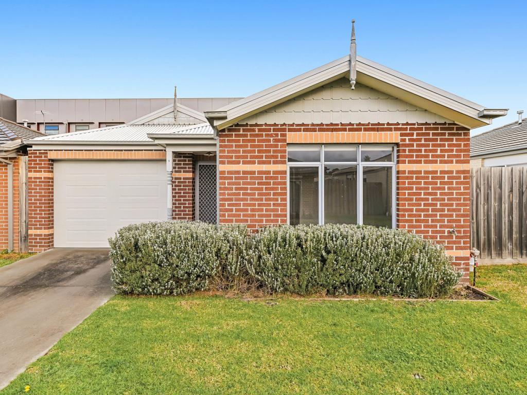 9 Quinella Way, Pakenham, VIC 3810