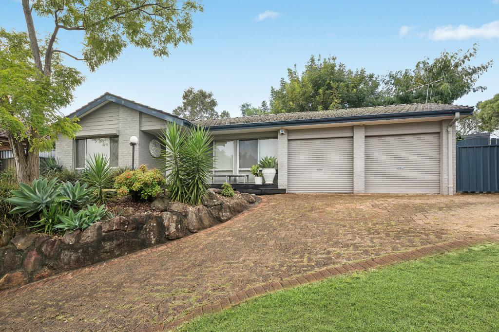 11 MINCHINBURY TCE, ESCHOL PARK, NSW 2558