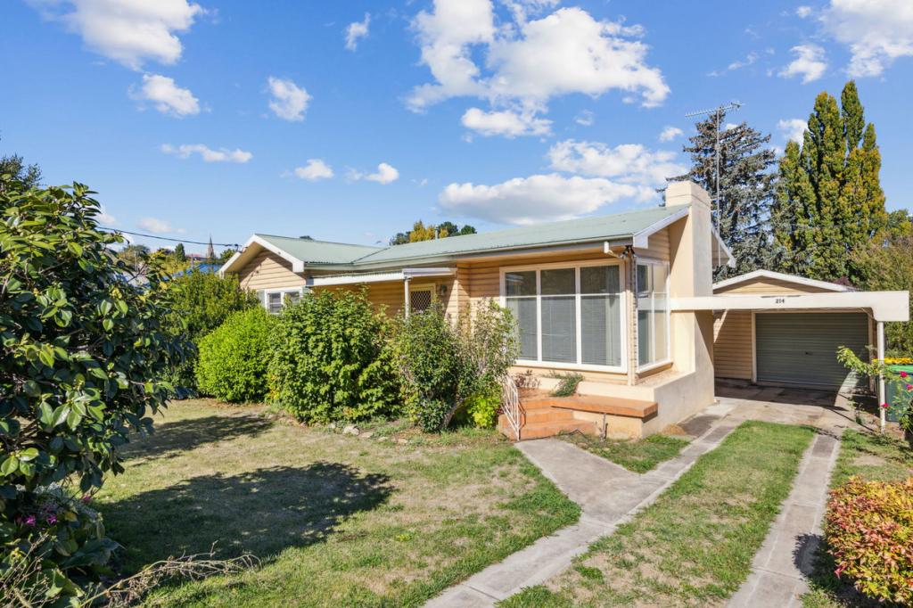 214 Sharp St, Cooma, NSW 2630