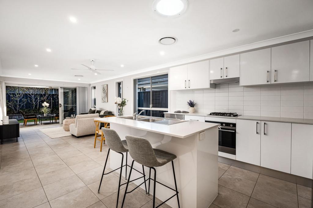 38 Sundowner Pkwy, Box Hill, NSW 2765