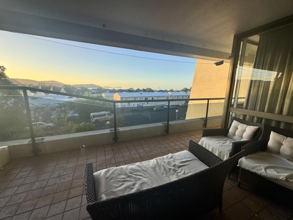 18/2 Eshelby Dr, Cannonvale, QLD 4802