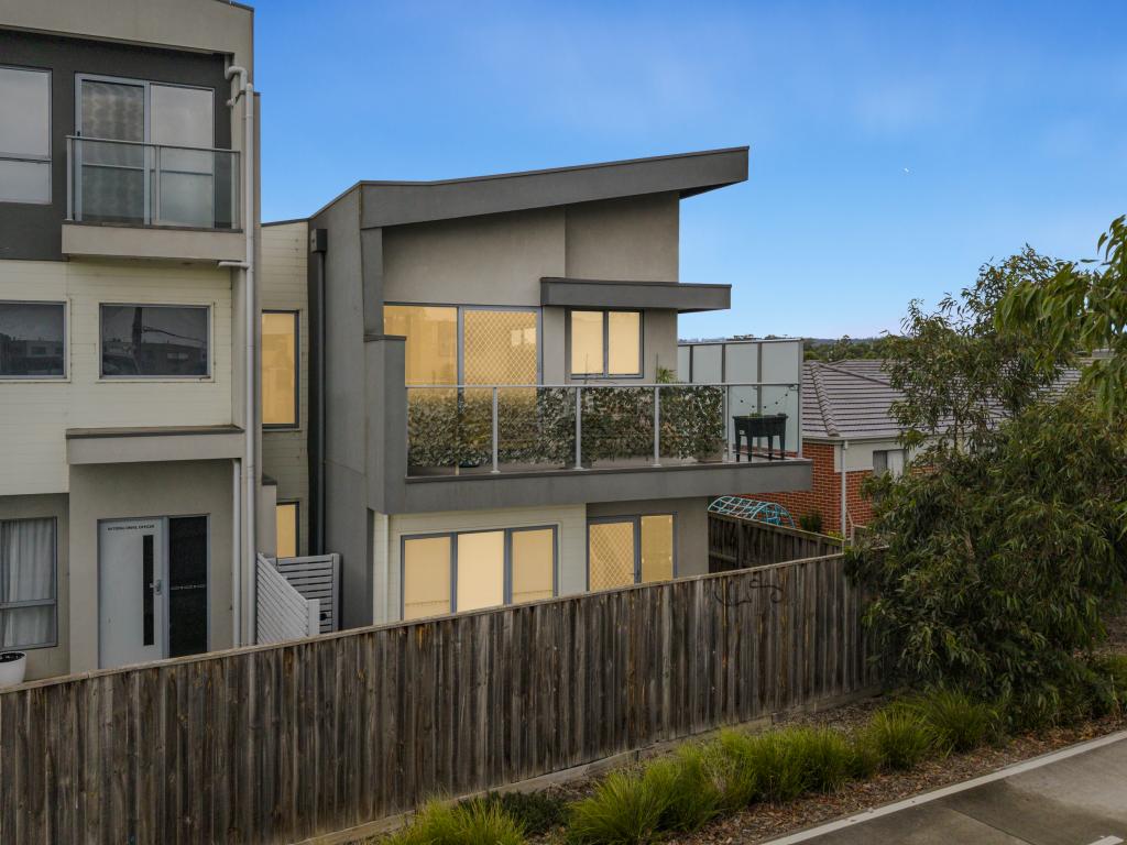 46 TOPAL DR, OFFICER, VIC 3809