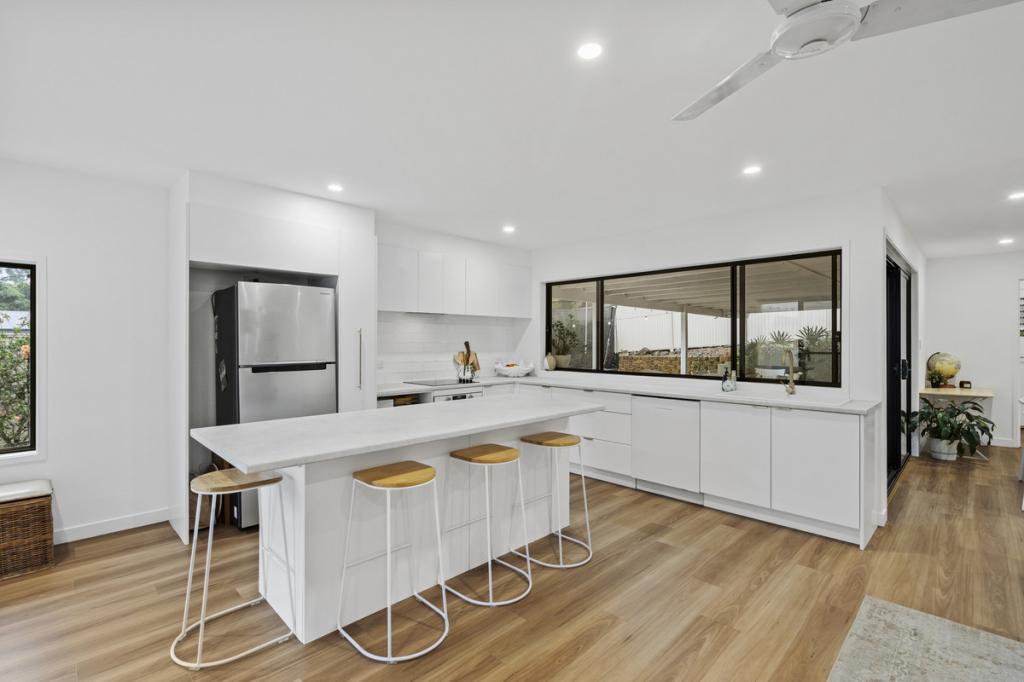 1 Amethyst Ct, Carrara, QLD 4211