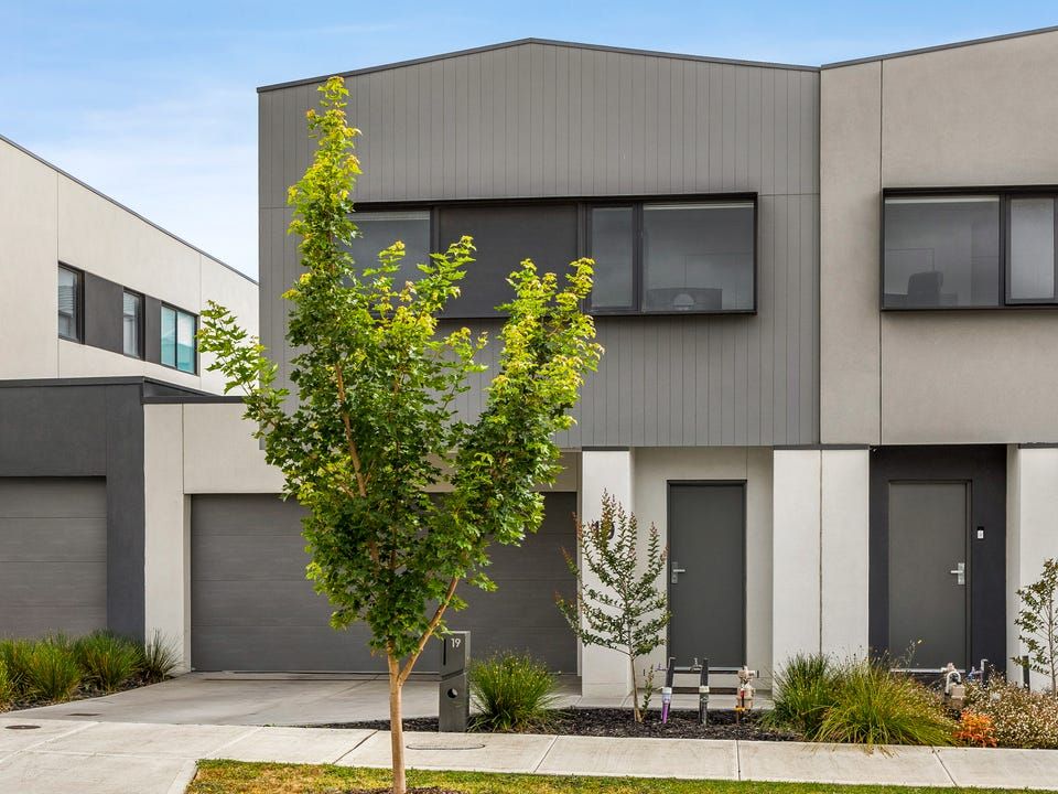 19 Arramont Rd, Greenvale, VIC 3059