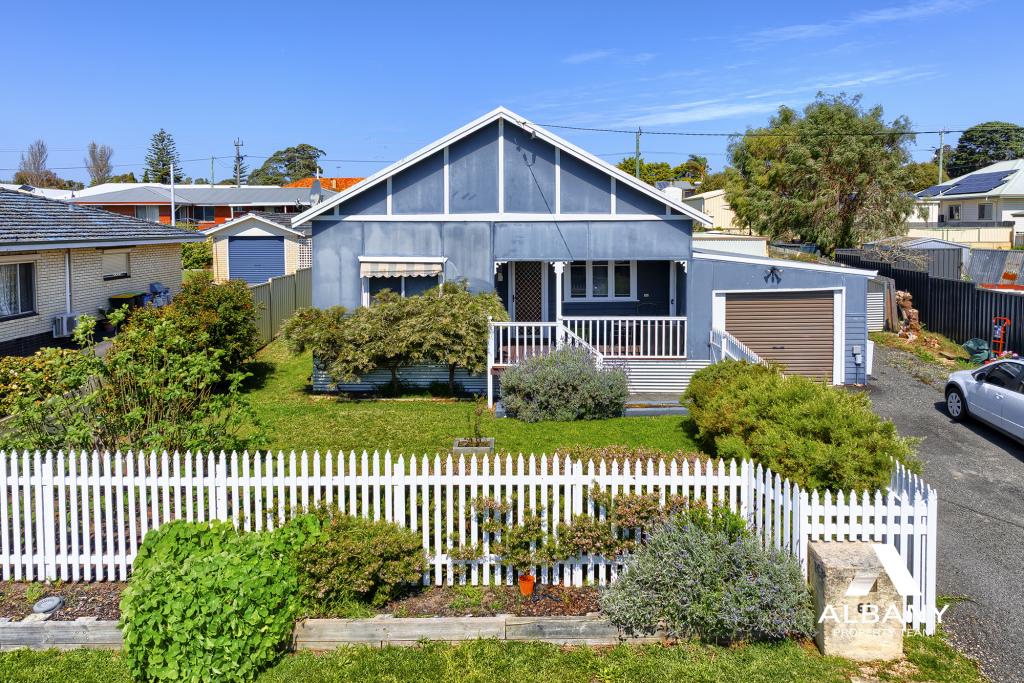 61 Katoomba St, Orana, WA 6330