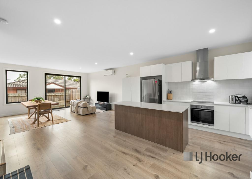 2/5 ALLANDALE RD, BORONIA, VIC 3155