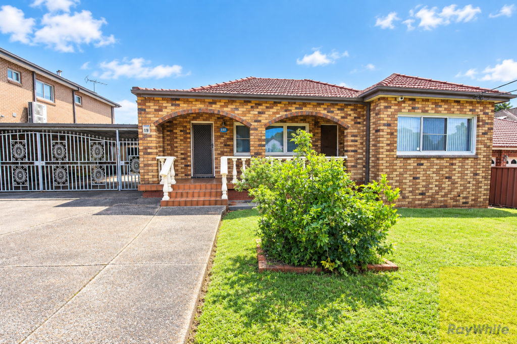 191 Juno Pde, Greenacre, NSW 2190