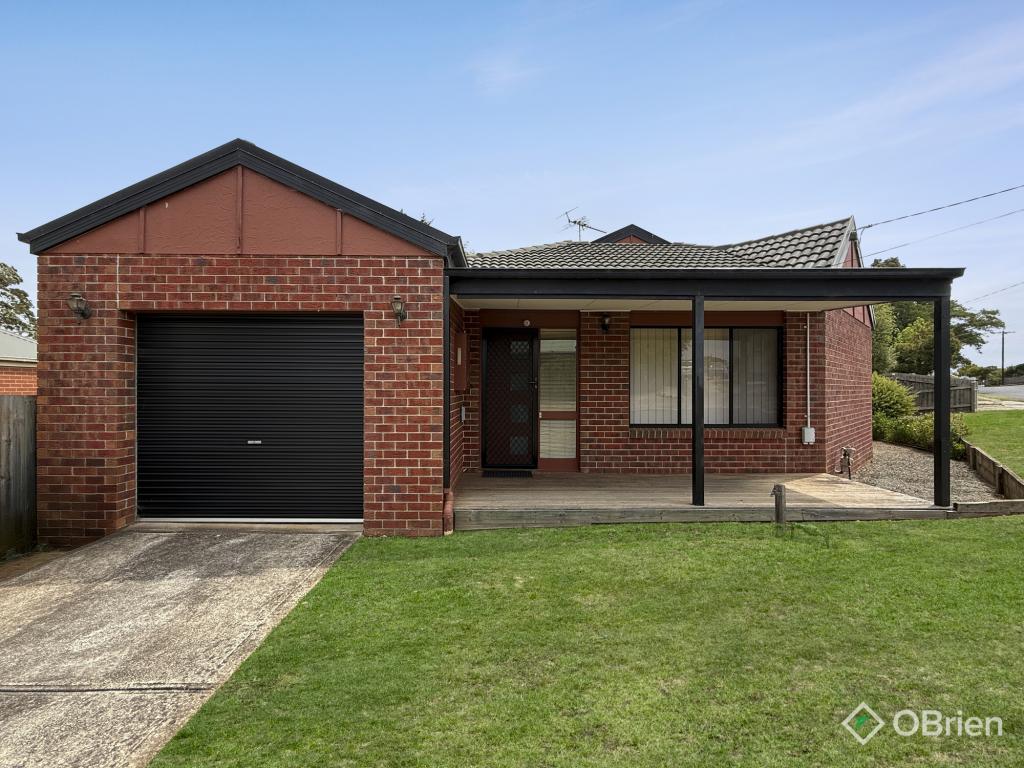 2/2 Wade St, Drouin, VIC 3818